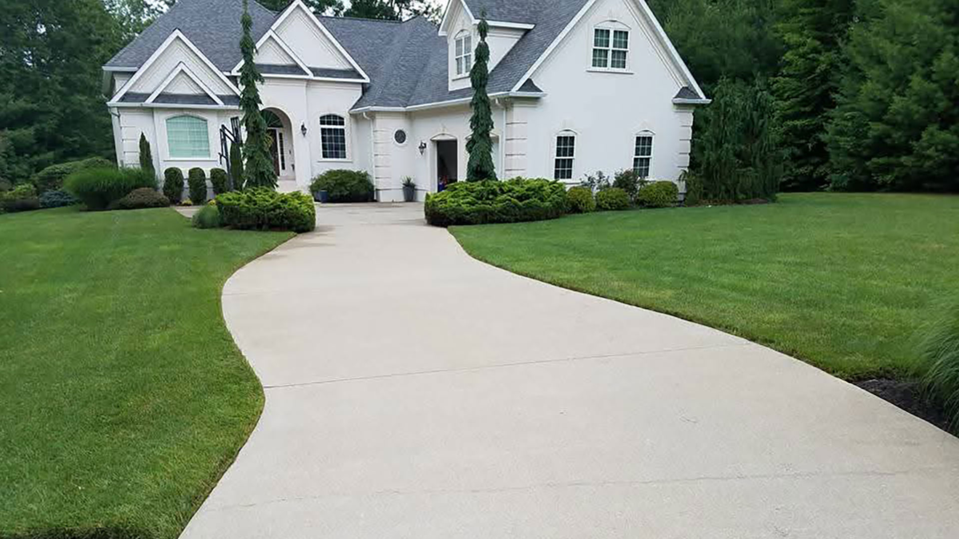 Driveway and Concrete Cleaning